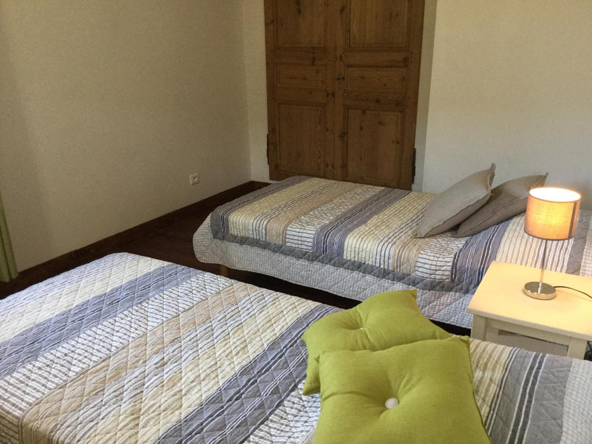 Joli Mas Provençal du 19ème siècle avec grande piscine privée, situé au calme, en campagne de Lacoste, au cœur du Luberon, 6 personnes, LS2-239 Amanto Lacoste  Esterno foto