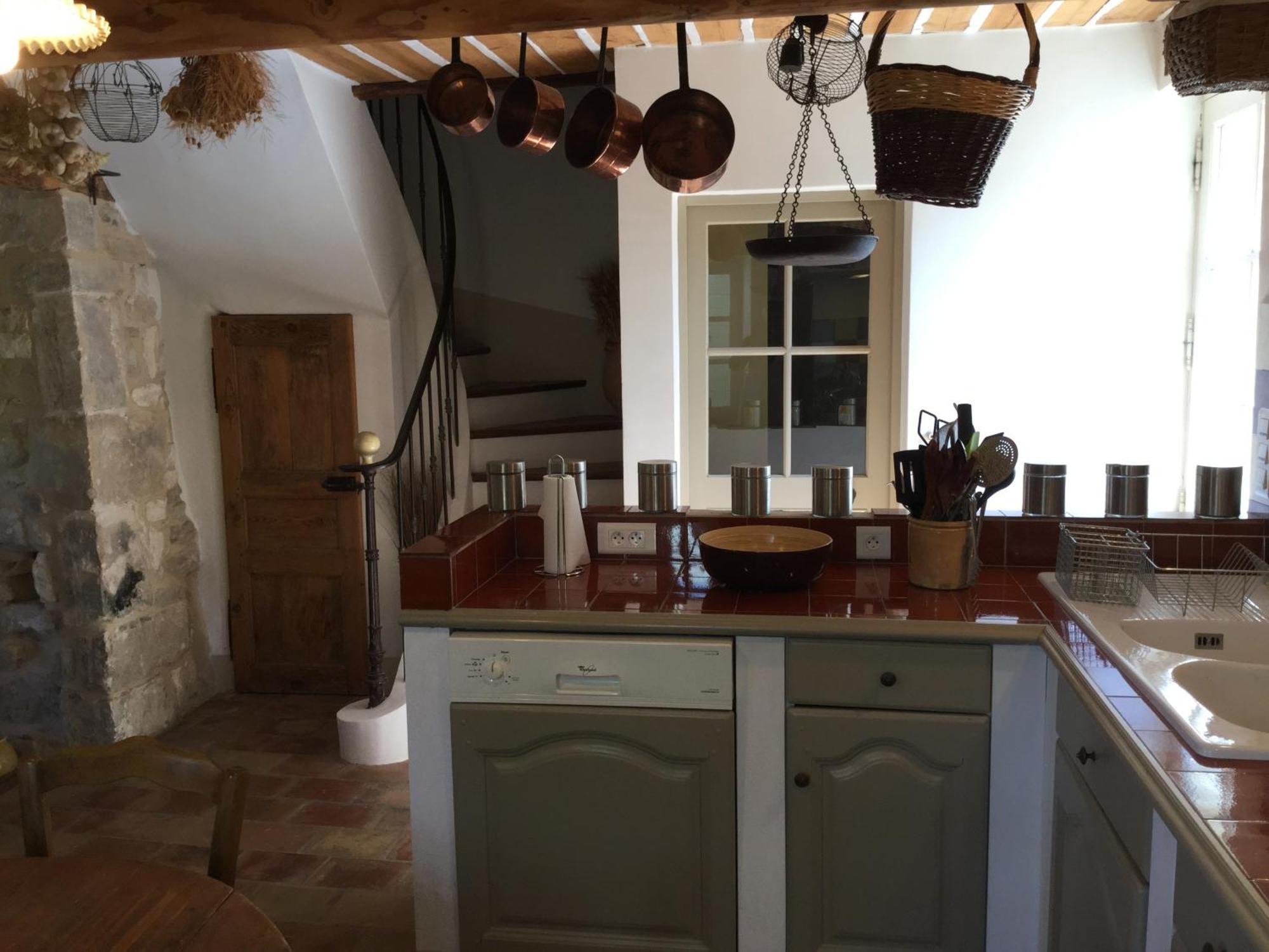 Joli Mas Provençal du 19ème siècle avec grande piscine privée, situé au calme, en campagne de Lacoste, au cœur du Luberon, 6 personnes, LS2-239 Amanto Lacoste  Esterno foto