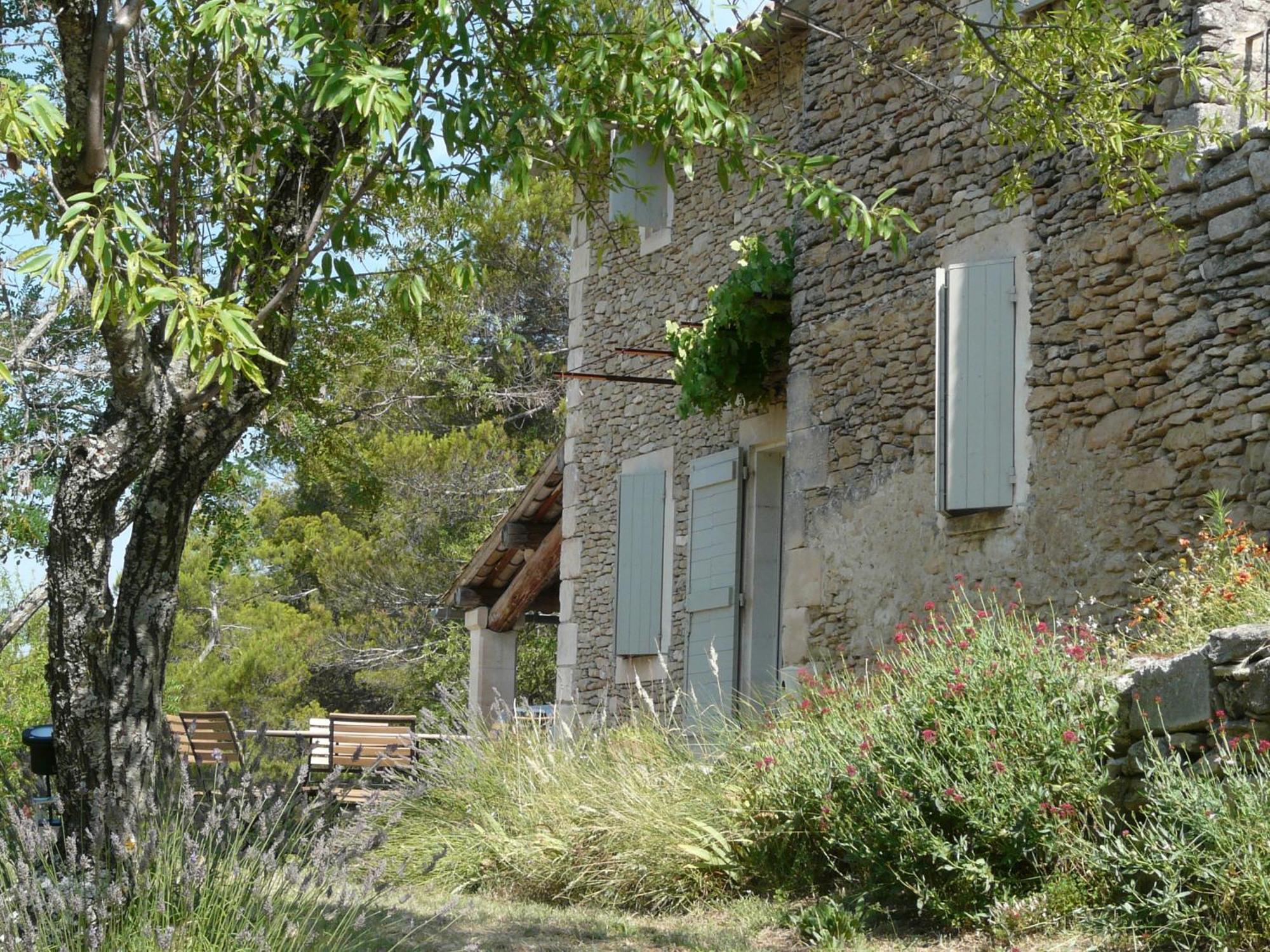 Joli Mas Provençal du 19ème siècle avec grande piscine privée, situé au calme, en campagne de Lacoste, au cœur du Luberon, 6 personnes, LS2-239 Amanto Lacoste  Esterno foto