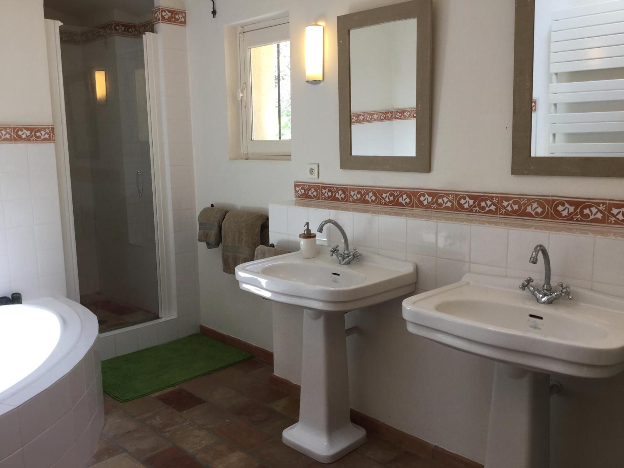 Joli Mas Provençal du 19ème siècle avec grande piscine privée, situé au calme, en campagne de Lacoste, au cœur du Luberon, 6 personnes, LS2-239 Amanto Lacoste  Esterno foto