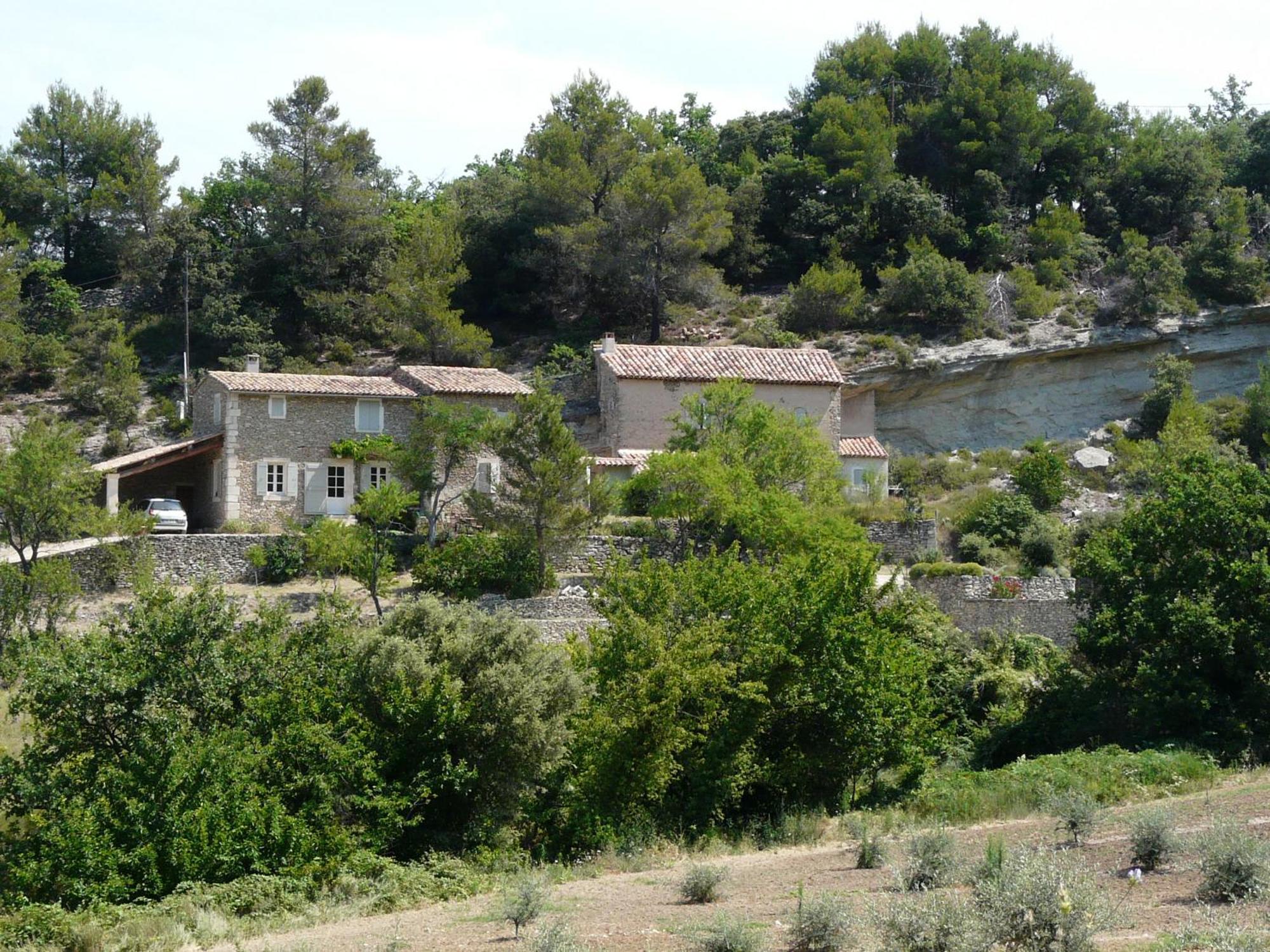 Joli Mas Provençal du 19ème siècle avec grande piscine privée, situé au calme, en campagne de Lacoste, au cœur du Luberon, 6 personnes, LS2-239 Amanto Lacoste  Esterno foto